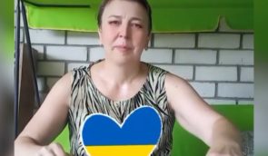 Херсонську блогерку Олену Наумову, яку викрадали росіяни за підтримку України, відзначили орденом