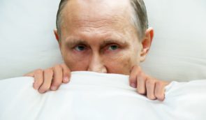 У Росії суд оштрафував чоловіка за переказ сну із Зеленським