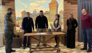 До Харківського музею передали дзвін з українського храму, який знищили росіяни під час захоплення Куп’янська