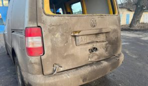 Російські військові обстріляли машину рятувальників, які везли гуманітарну допомогу в Бахмут