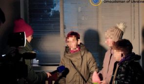 Украина вернула еще троих детей, которых захватчики якобы вывезли на оздоровление в РФ