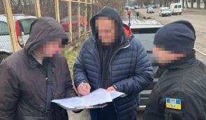 У Києві затримали чоловіка, який допомагав окупантам перейменовувати вулиці на Луганщині