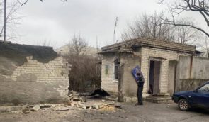 Росіяни обстріляли гуманітарний штаб у передмісті Херсона, одна людина загинула