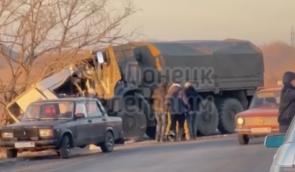 В Донецкой области грузовик российских военных врезался в маршрутку, погибли 16 человек