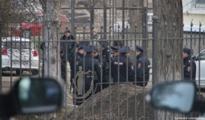 “Вы видели дроны?”: в оккупированном Крыму “полицейские” предупреждали крымских татар о недопустимости “массовых несанкционированных мероприятий”
