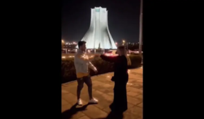 В Ірані до понад 10 років за ґратами засудили молоду пару, яка опублікувала відео танцю на площі в Тегерані