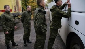 В оккупированных Донецкой и Луганской областях начали составлять списки выпускников школ, вероятно, для мобилизации
