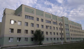 У Довжанську Луганської області центральну лікарню переобладнали в шпиталь для важкопоранених