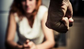 В Іспанії поліція попереджатиме жінок про випадки насильства, вчинені їхніми партнерами