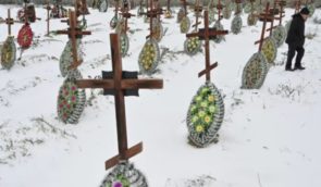 “Почти у каждого есть тот, кто больше никогда не поднимет трубку”: Зеленский обратился к украинцам в годовщину российского вторжения
