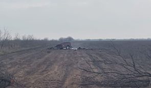 У Херсонській області авто з цивільними наїхало на російську міну, водій і пасажир загинули
