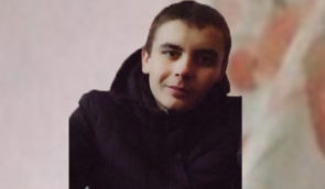 Заочно засудили ще одного російського військового: чоловік, якого він катував, просив його вбити