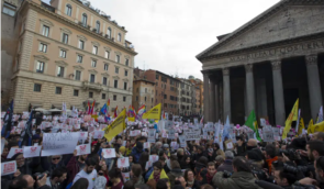 Італійський уряд обмежив батьківські права одностатевих пар