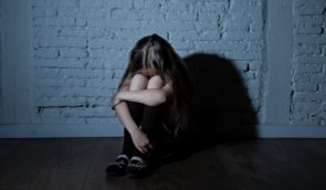 На Київщині затримали чотирьох підлітків та чоловіка, яких підозрюють у зґвалтуванні 11-річної дівчинки