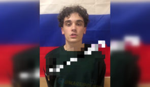 Росіяни змусили студента з Маріуполя просити вибачення за прапор України у кримській квартирі