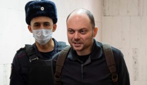 В России журналиста Владимира Кара-Мурзу приговорили к 25 годам колонии строгого режима