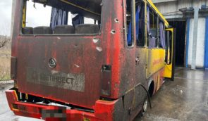 Российские военные попали по ведомственному автобусу в Авдеевке: пассажирка погибла, водитель получил ранение
