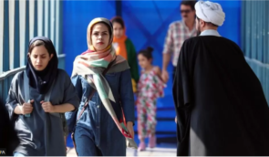 В Ірані почали встановлювати камери, аби виявити жінок, які не одягають хіджаб