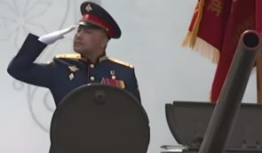 На парадах 9 мая в России заметили командира палачей из Бучи и чекиста, убивавшего украинцев во Львове