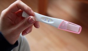 У Данії уряд планує дозволити дівчатам робити аборт без згоди батьків з 15 років