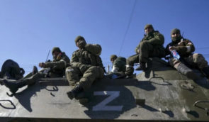Міноборони каже, що росіяни тримають у спеціальних таборах для чоловіків на Луганщині понад 800 осіб