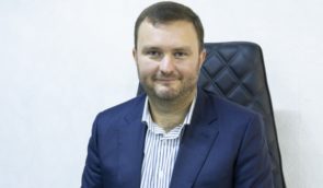 Про підозру повідомили ексочільнику Укрдержреєстру Дмитру Вороні, який став “сенатором від Запорізької області РФ”
