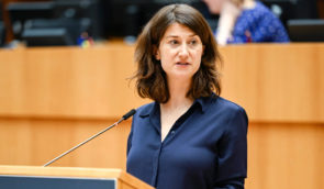 У Європарламенті закликають дозволити жінкам під час декретної відпустки голосувати