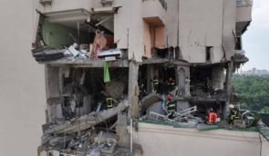 У результаті нічної атаки російських військ на Київ пошкоджена багатоповерхівка, є загиблі та поранені
