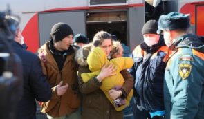 Коли “евакуація”, “оздоровлення” та “опіка” є ознаками геноциду: правозахисники підготували звіт про злочини Росії проти дітей