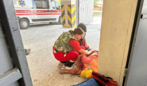 Обстріл тролейбусного депо в Херсоні: в лікарні помер ще один чоловік