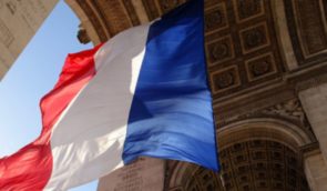 У Франції виявили масштабну онлайн-кампанію, спрямовану на поширення дезінформації про війну РФ в Україні