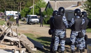 По меньшей мере 14 крымских татар подверглись преследованиям со стороны захватчиков из-за поисков причастных к “диверсиям” на железной дороге