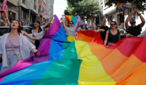 Під час ЛГБТ-прайду в Стамбулі поліцейські затримали близько 50 учасників