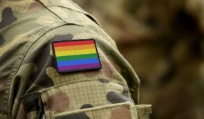 Майже 70% українців вважають, що партнери ЛГБТ-військових повинні мати право на впізнання та видавання тіла – опитування