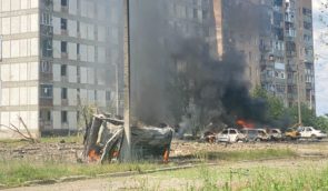 Росіяни обстріляли парковку в Первомайську: 31 поранений, серед яких десять дітей