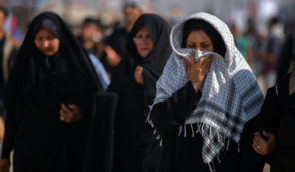 В Ірані жінку, яка відмовилася носити хустку, в якості покарання змусили мити трупи у морзі