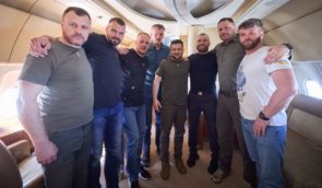 П’ятеро командирів-захисників “Азовсталі” повернулись додому з Туреччини