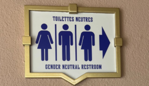 У Японії визнали неприйнятним обмеження трансгендерних жінок у користуванні жіночими вбиральнями