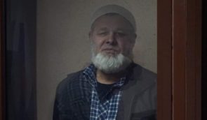 Незаконно заключенный в России крымский татарин Сервет Газиев испытывает проблемы с позвоночником после избиения, но его не лечат