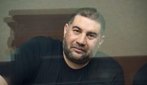 Политзаключенный Тимур Ялкабов сильно состарился и похудел в российской тюрьме