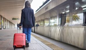 “Укрзалізниця” продала квиток у жіноче купе чоловіку: пасажиркам довелося піти