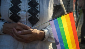 У Києві жінка, яка видавала себе за ЛГБТ-військову, побила союзницю спільноти