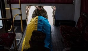 В Україну повернули тіла 44 загиблих захисників