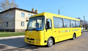 На Полтавщині судили жінку, син якої нецензурно висловлювався у шкільному автобусі