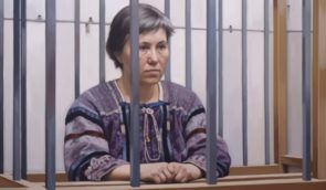 У Росії літню активістку кинули до колонії за “побиття силовиків”, а її названого сина з інвалідністю – до дитбудинку