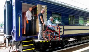 Відтепер у додатку “Укрзалізниці” можна замовити спецвагони для людей з інвалідністю