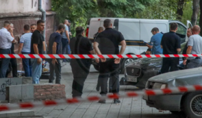 Патрульного, який застрелив агресивного чоловіка у Дніпрі, відправили під домашній арешт