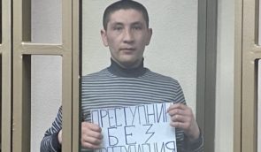 Політв’язень, кримський татарин Арсен Абхаїров скаржиться на варикоз і біль у ногах