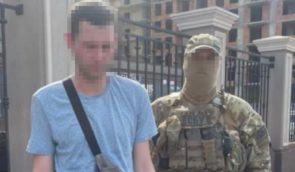 В Одесі затримали чоловіка, який хотів зламати телефон військової ЗСУ та отримати розвіддані