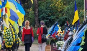 У Києві підлітки “розважались” на кладовищі та обкрадали могили полеглих військових